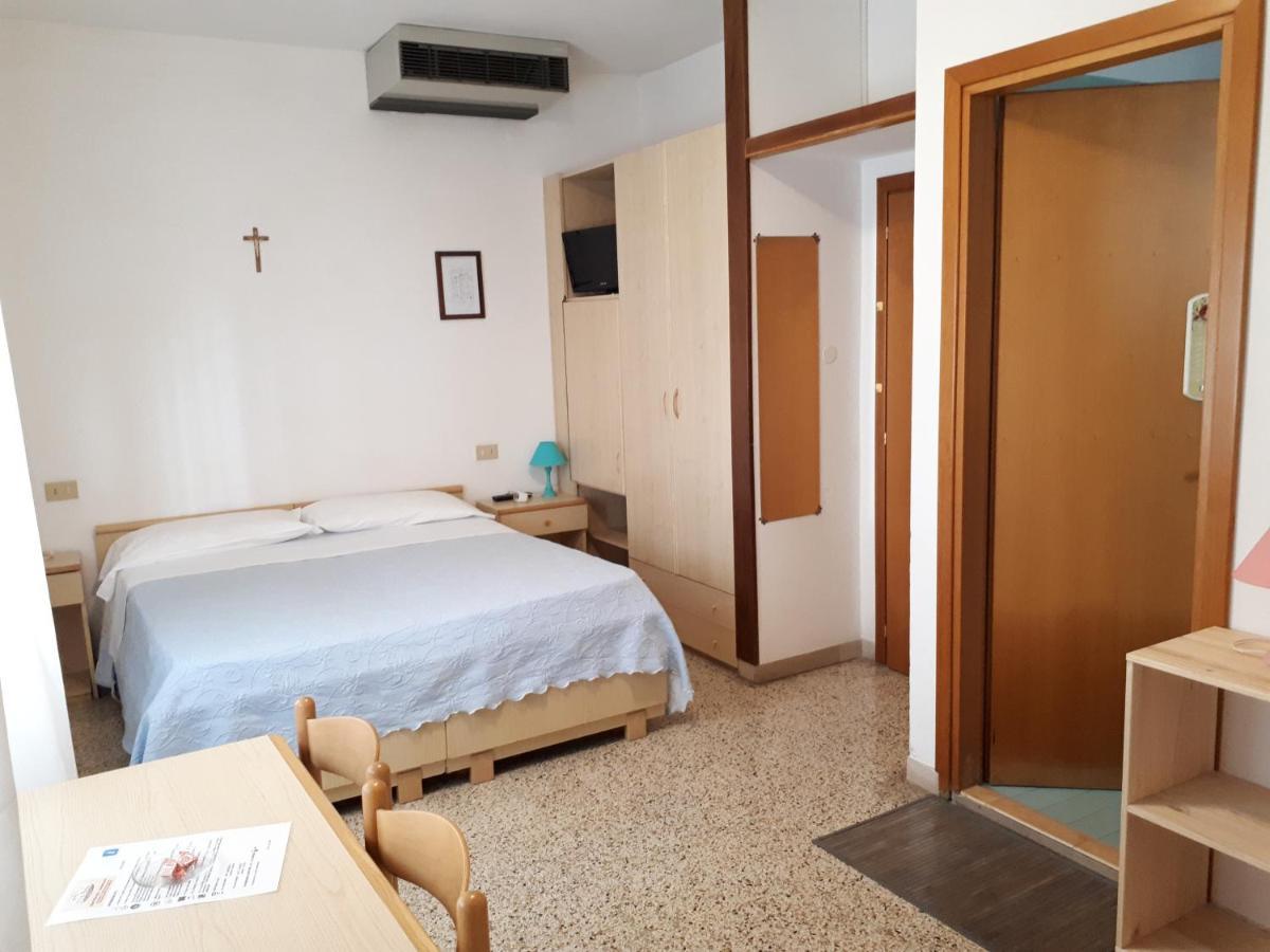 Hotel Villa Dina Lido di Jesolo Eksteriør bilde