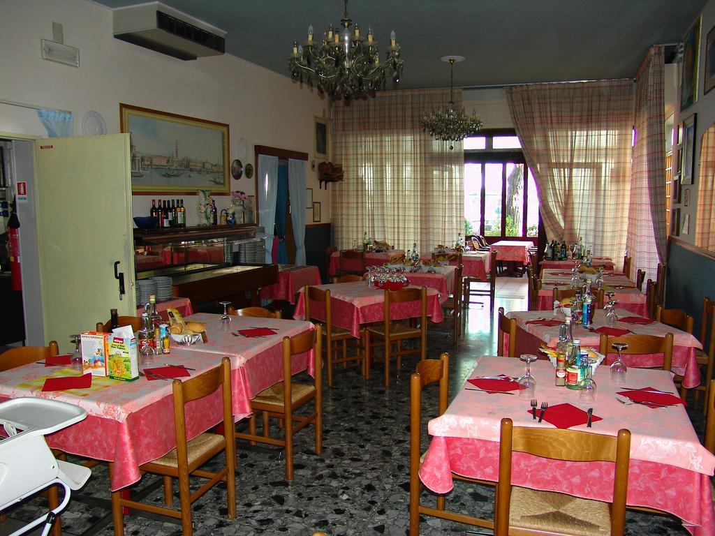 Hotel Villa Dina Lido di Jesolo Eksteriør bilde