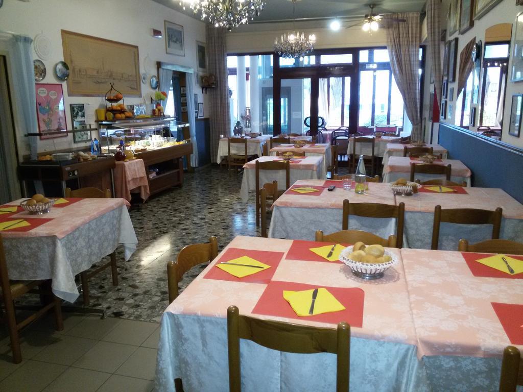 Hotel Villa Dina Lido di Jesolo Eksteriør bilde