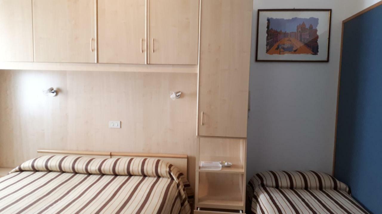 Hotel Villa Dina Lido di Jesolo Eksteriør bilde