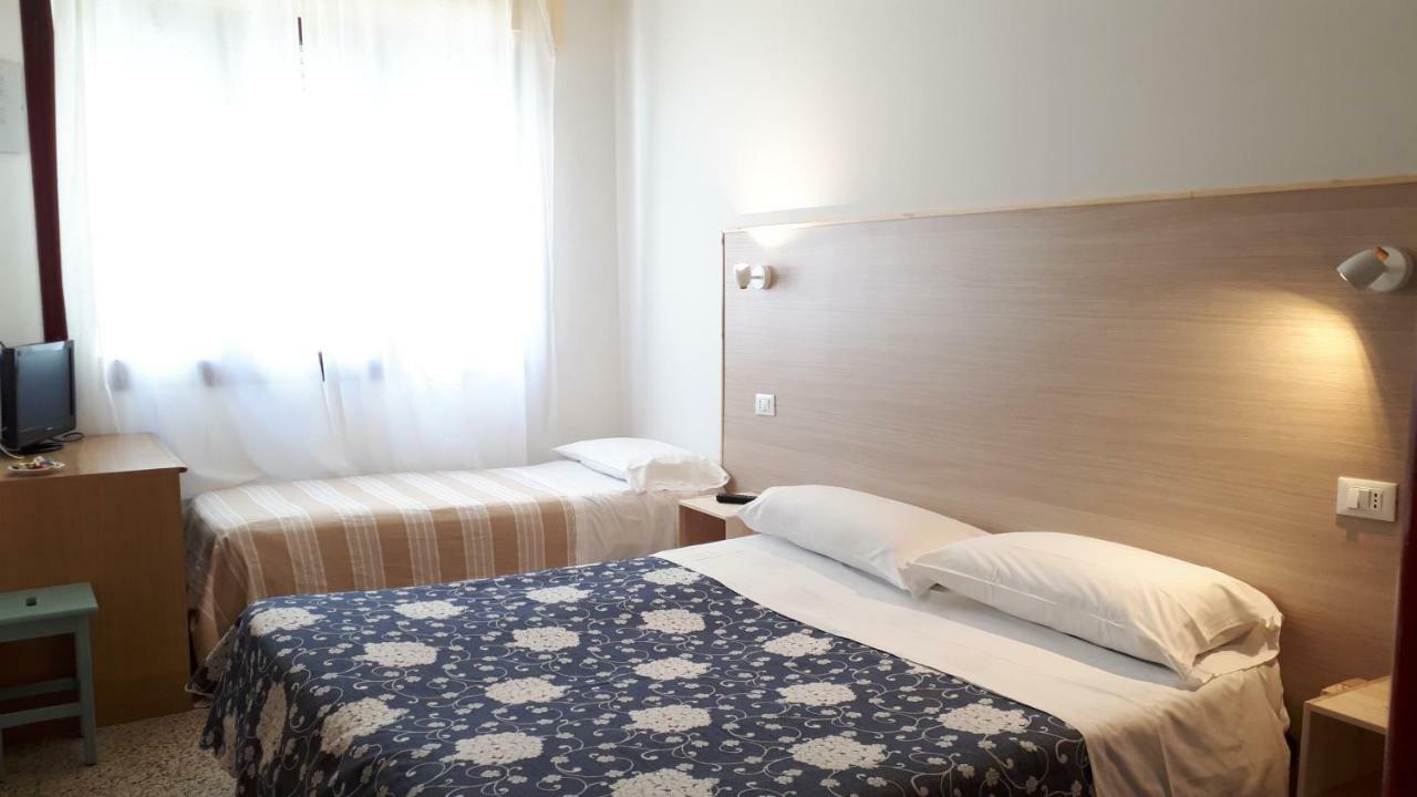 Hotel Villa Dina Lido di Jesolo Eksteriør bilde