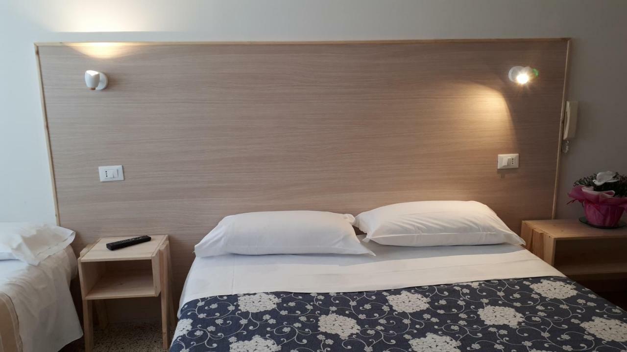 Hotel Villa Dina Lido di Jesolo Eksteriør bilde
