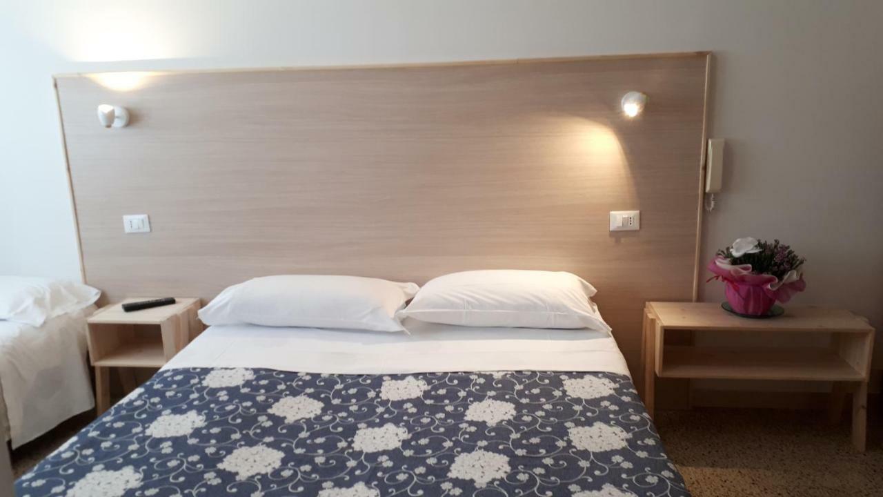 Hotel Villa Dina Lido di Jesolo Eksteriør bilde
