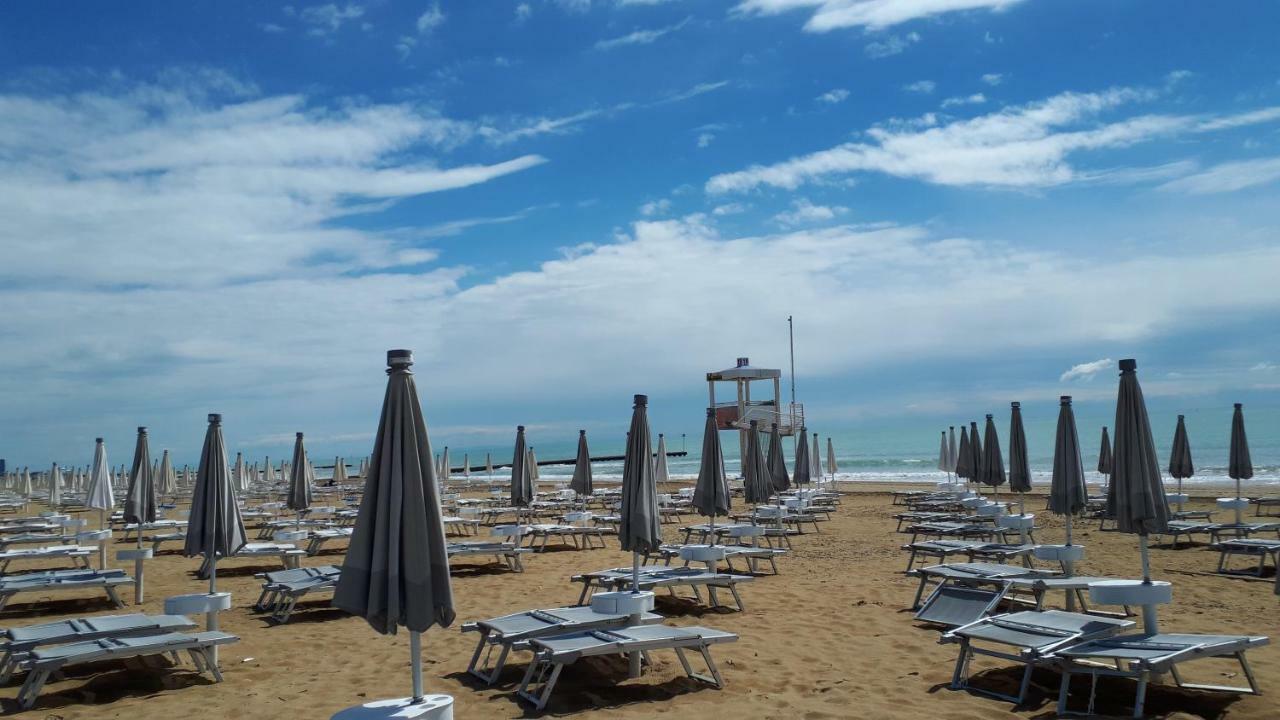 Hotel Villa Dina Lido di Jesolo Eksteriør bilde